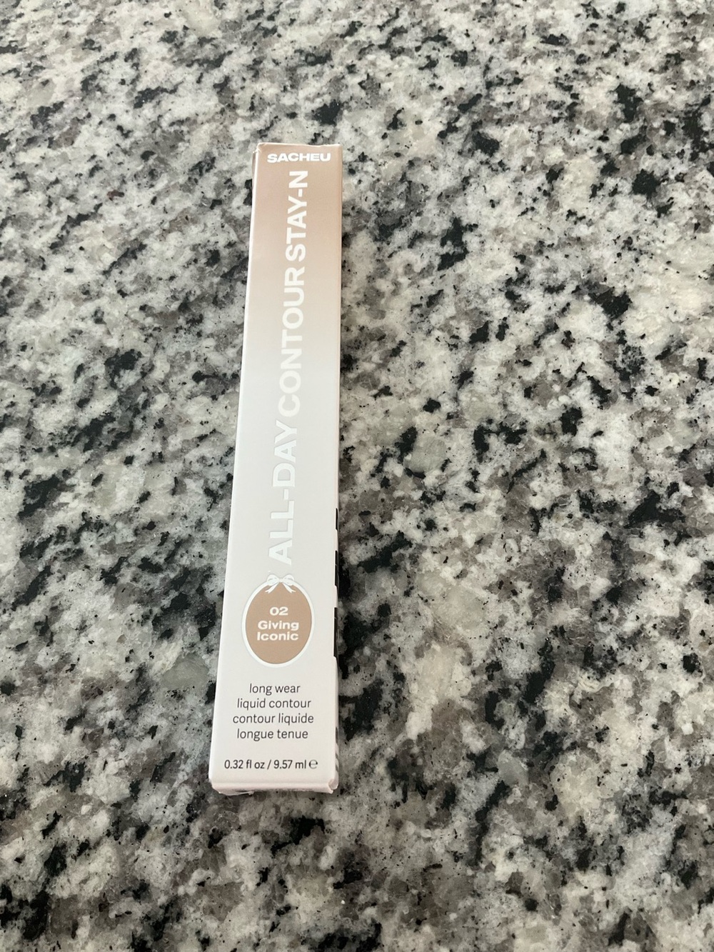Sacheu Contour STAY-N®All-day Liquid Contour NWT